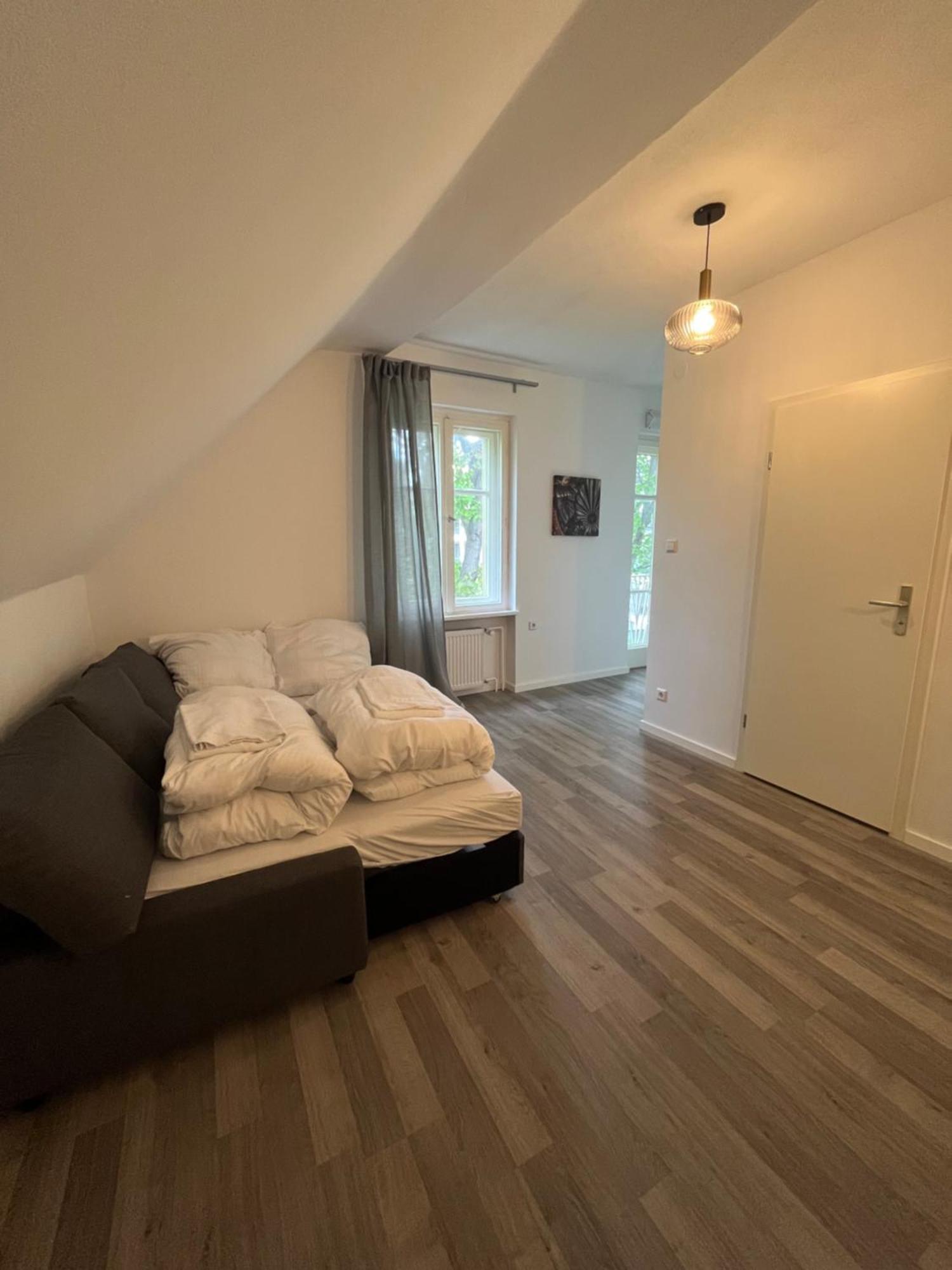 Family Room,1638435012:JPEG